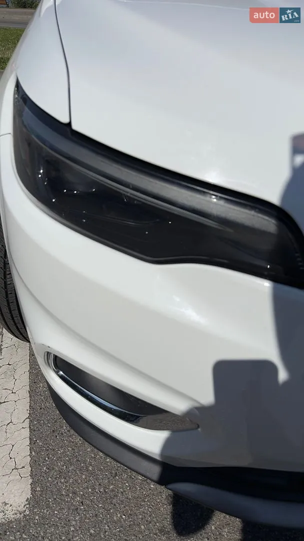 2020 Jeep Cherokee - мініатюра 3