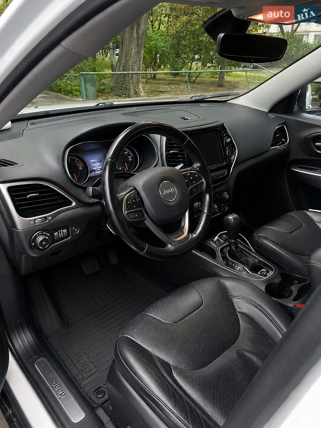 2019 Jeep Cherokee - мініатюра 6