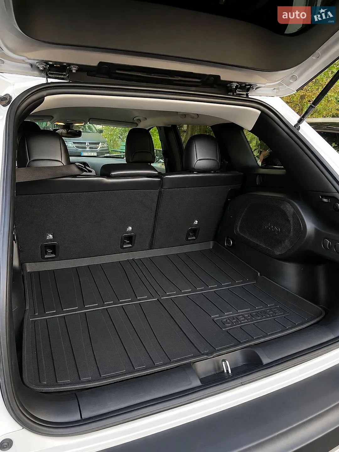 2019 Jeep Cherokee - мініатюра 12