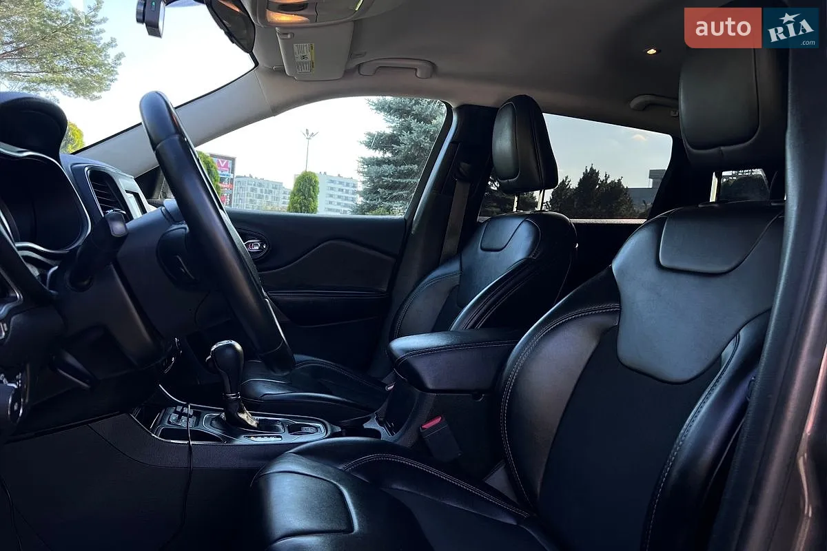 2019 Jeep Cherokee - мініатюра 9