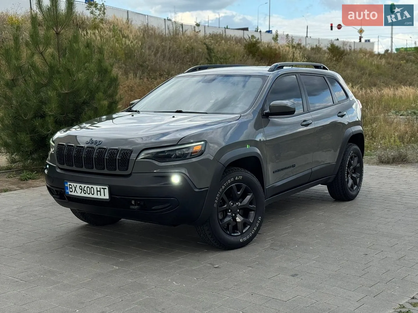 2020 Jeep Cherokee - мініатюра 2