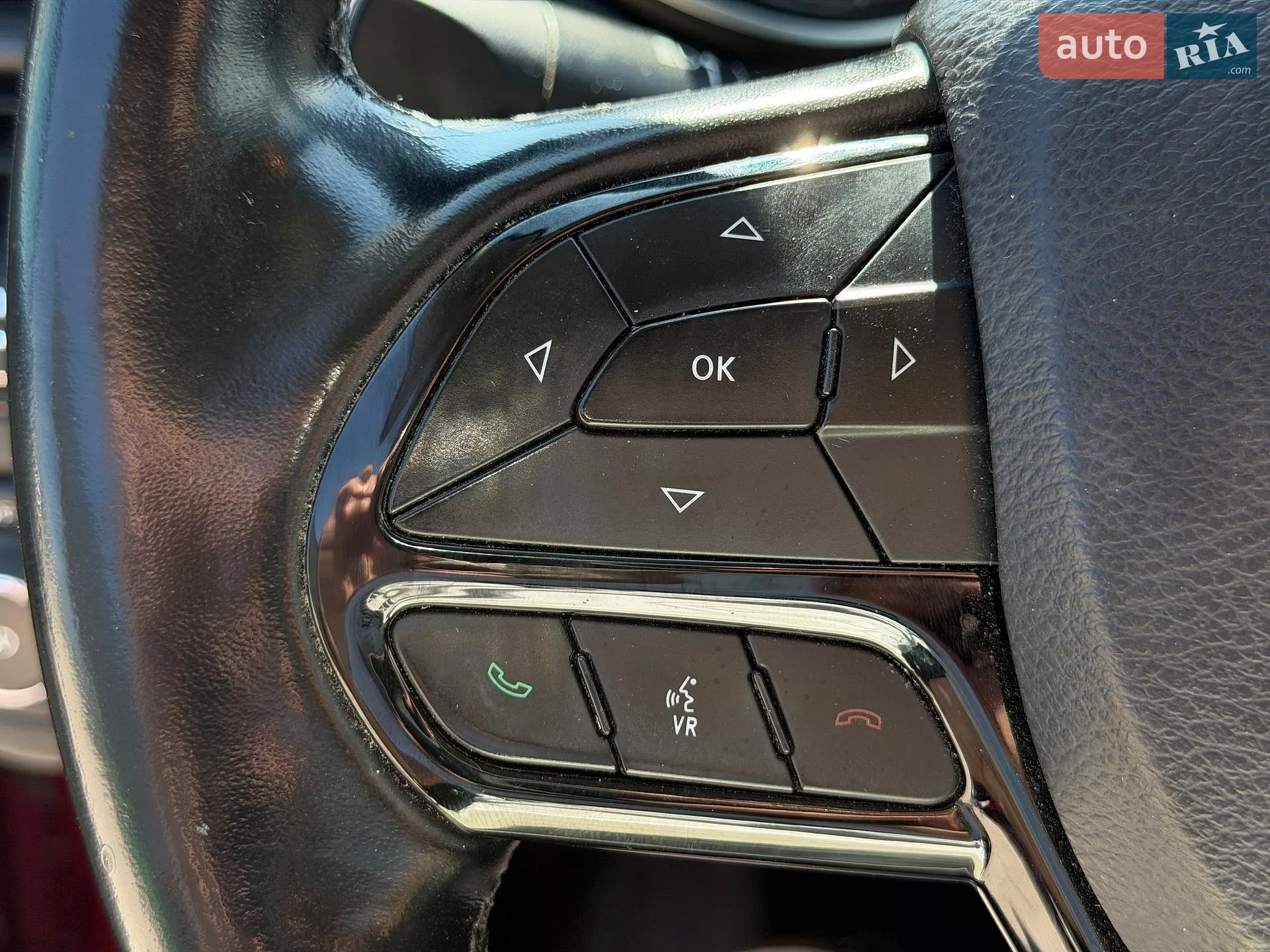 2019 Jeep Cherokee - мініатюра 29