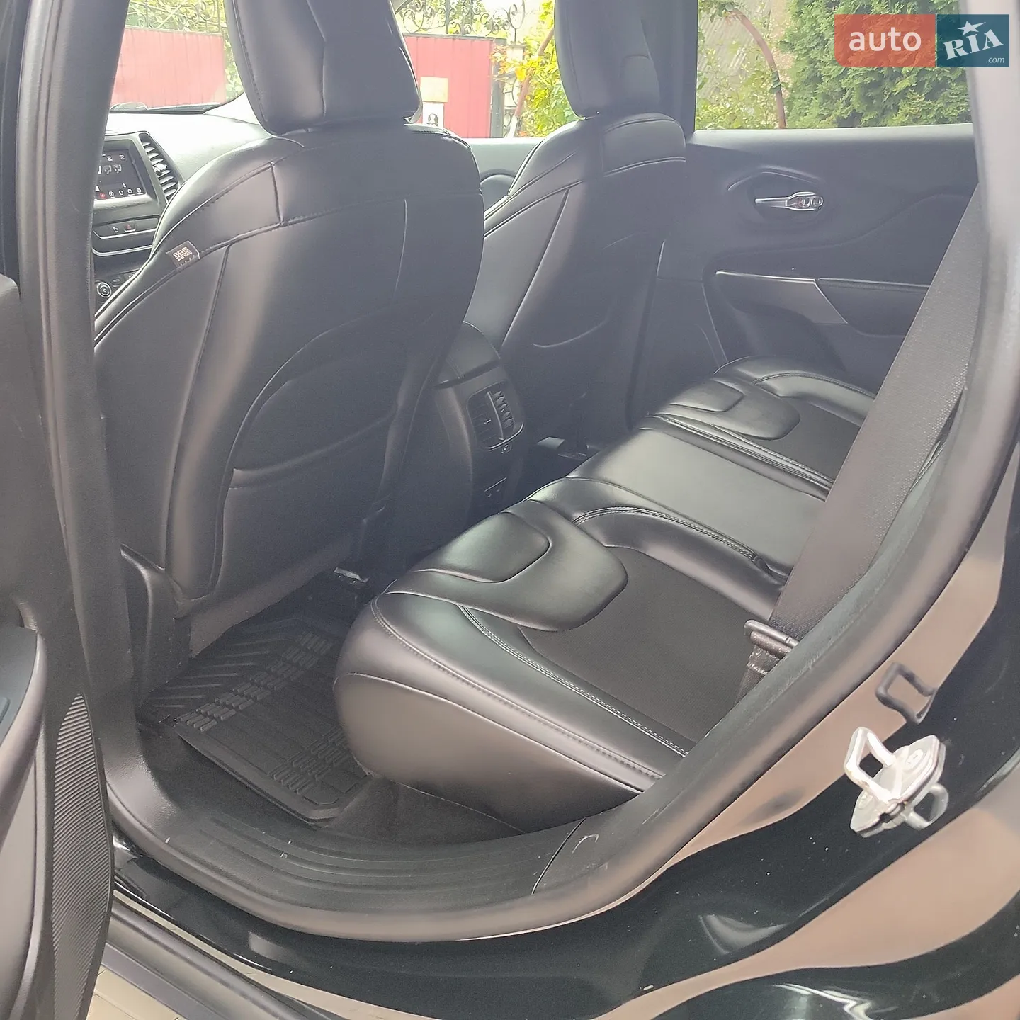 2019 Jeep Cherokee - мініатюра 24
