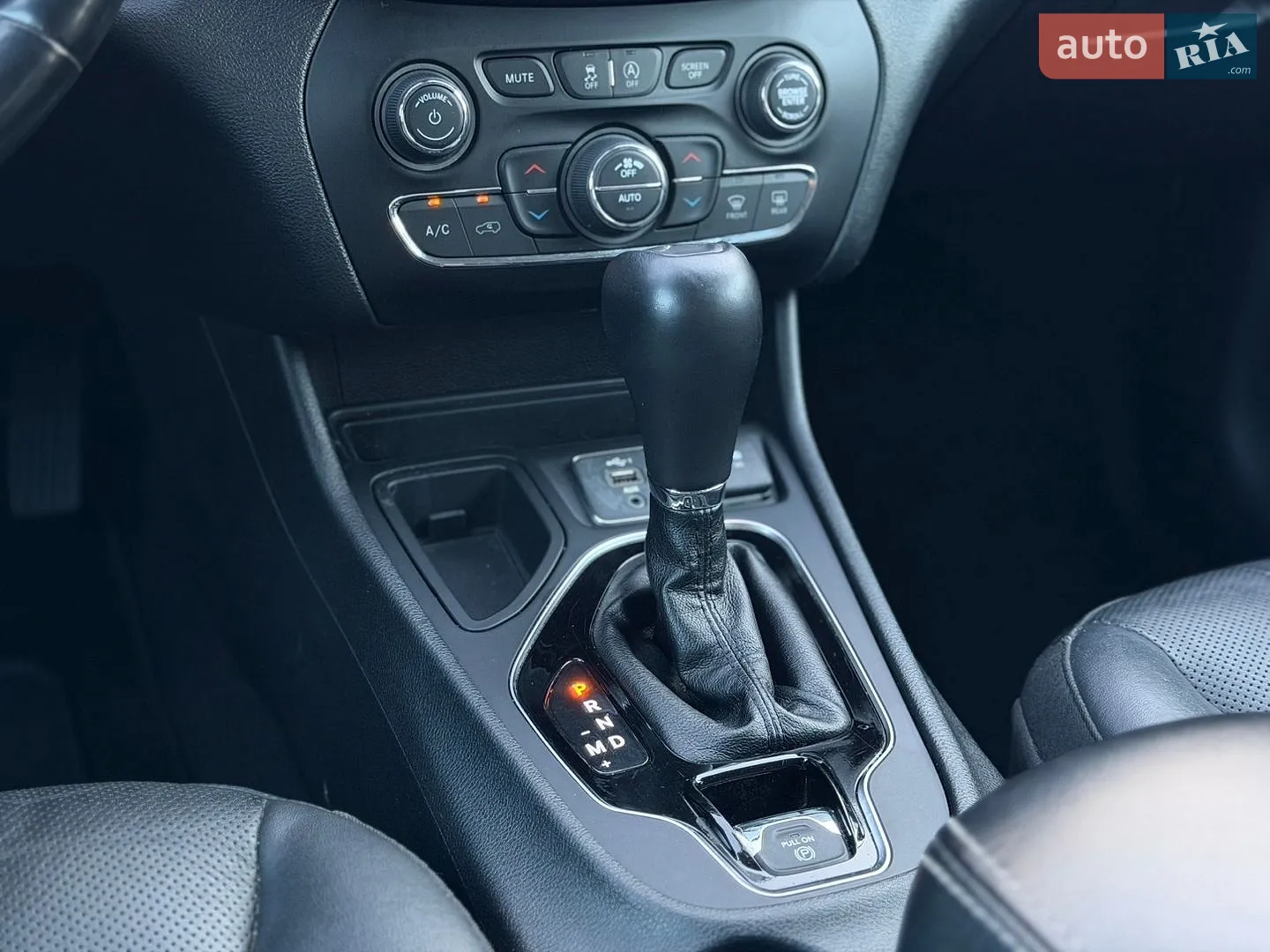 2019 Jeep Cherokee - мініатюра 26