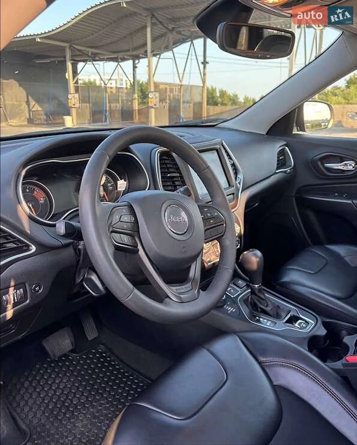 2020 Jeep Cherokee - мініатюра 2