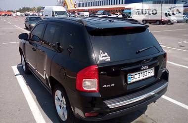 Внедорожник / Кроссовер Jeep Compass 2012 в 