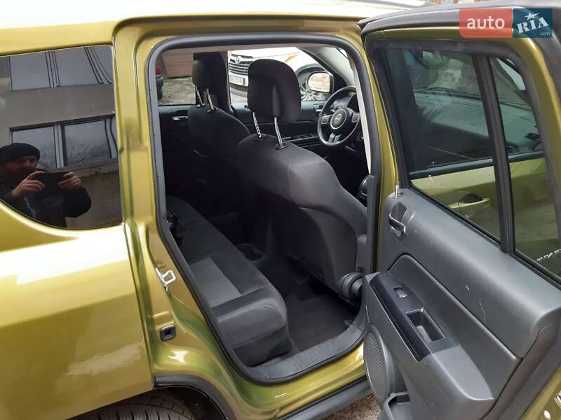 Внедорожник / Кроссовер Jeep Compass 2012 в Ровно