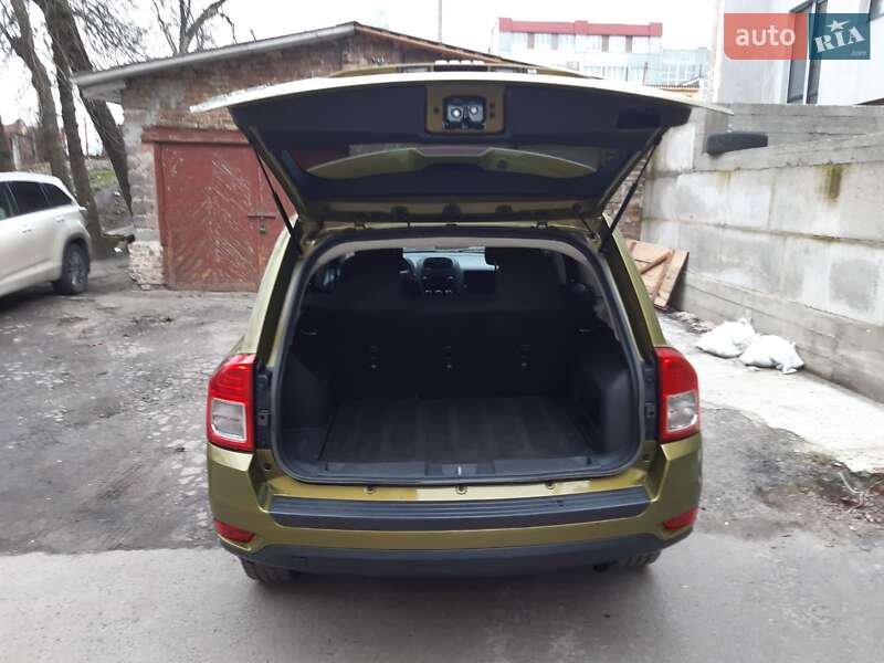 Внедорожник / Кроссовер Jeep Compass 2012 в Ровно