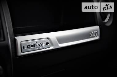 Позашляховик / Кросовер Jeep Compass 2015 в 