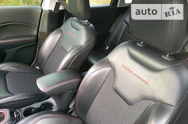 Позашляховик / Кросовер Jeep Compass 2018 в 