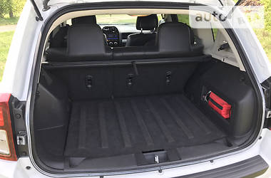 Позашляховик / Кросовер Jeep Compass 2014 в 