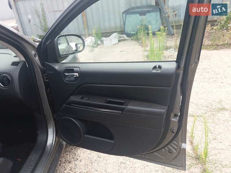 Внедорожник / Кроссовер Jeep Compass 2013 в Запорожье