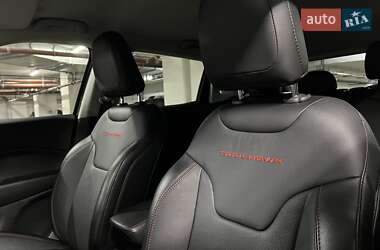 Внедорожник / Кроссовер Jeep Compass 2020 в 