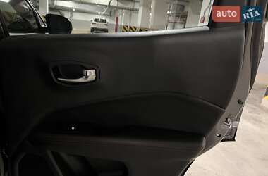 Внедорожник / Кроссовер Jeep Compass 2020 в 