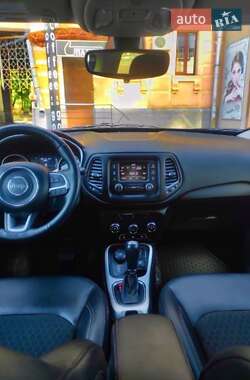 Внедорожник / Кроссовер Jeep Compass 2018 в 