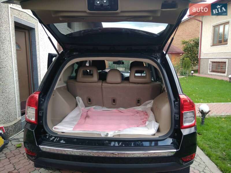 Внедорожник / Кроссовер Jeep Compass 2012 в Киеве