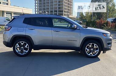 Внедорожник / Кроссовер Jeep Compass 2018 в 