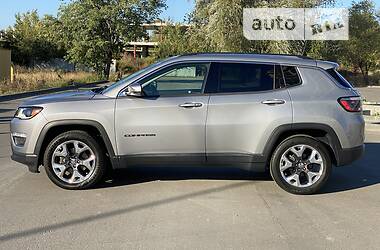Внедорожник / Кроссовер Jeep Compass 2018 в 