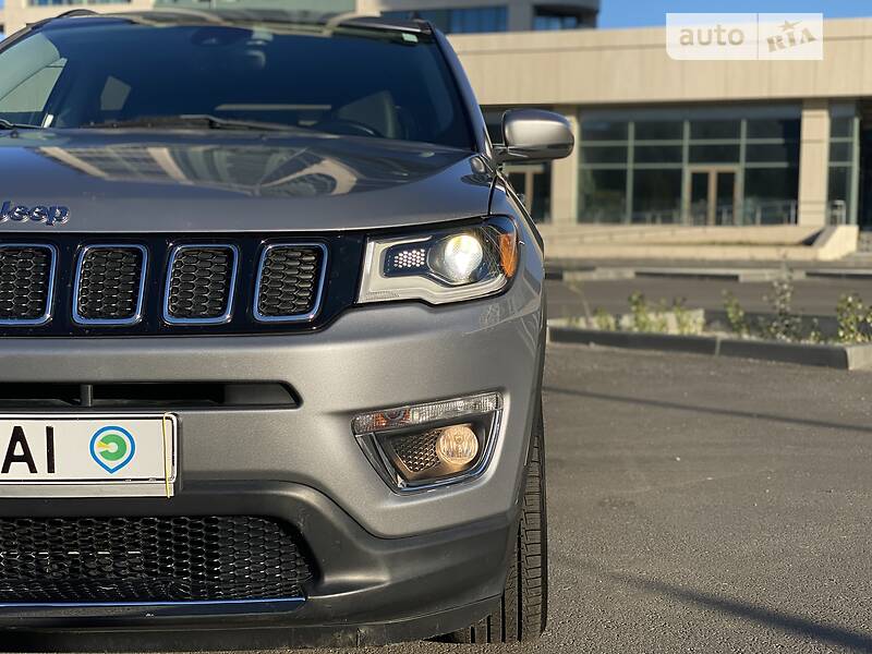Внедорожник / Кроссовер Jeep Compass 2018 в 