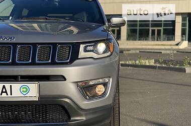 Внедорожник / Кроссовер Jeep Compass 2018 в 
