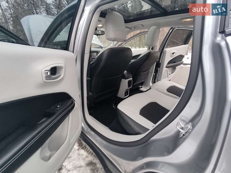 Позашляховик / Кросовер Jeep Compass 2017 в Києві фото 28 Позашляховик / Кросовер Jeep Compass 2017 в Києві