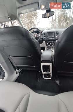 Внедорожник / Кроссовер Jeep Compass 2017 в 