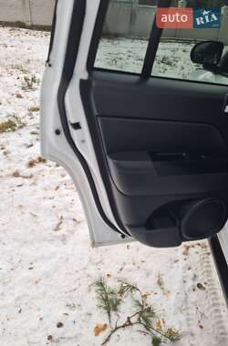 Внедорожник / Кроссовер Jeep Compass 2014 в 