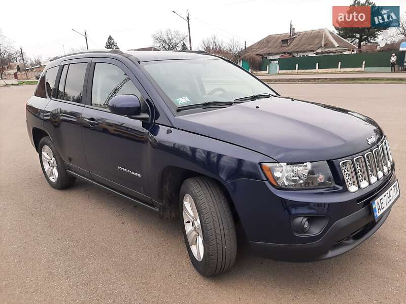Внедорожник / Кроссовер Jeep Compass 2015 в 