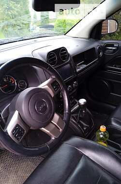 Внедорожник / Кроссовер Jeep Compass 2011 в 