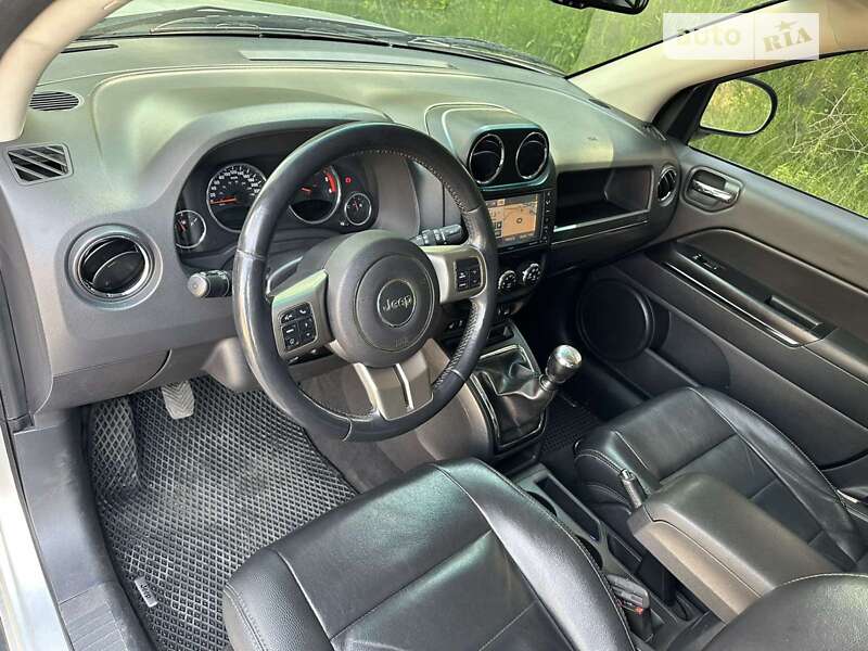 Внедорожник / Кроссовер Jeep Compass 2011 в Козельщине