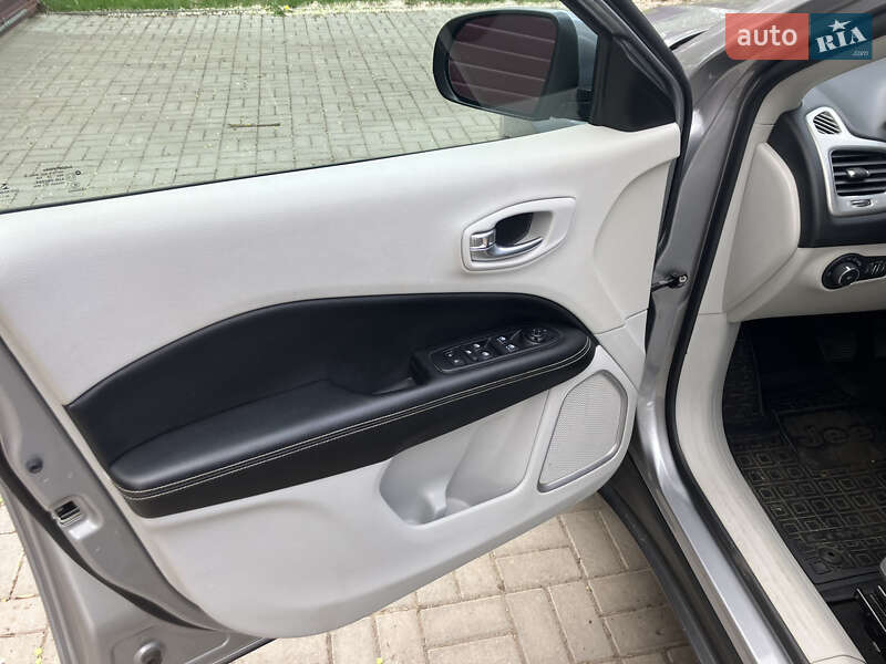 Позашляховик / Кросовер Jeep Compass 2020 в Дніпрі