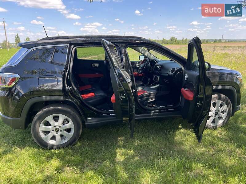 Внедорожник / Кроссовер Jeep Compass 2017 в Кагарлыке