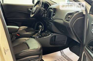 Внедорожник / Кроссовер Jeep Compass 2018 в 