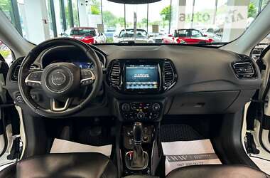 Внедорожник / Кроссовер Jeep Compass 2018 в 