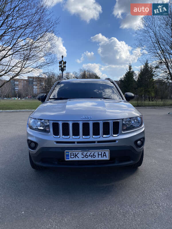 Внедорожник / Кроссовер Jeep Compass 2016 в Сарнах