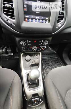 Внедорожник / Кроссовер Jeep Compass 2019 в 