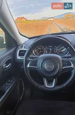 Внедорожник / Кроссовер Jeep Compass 2017 в 