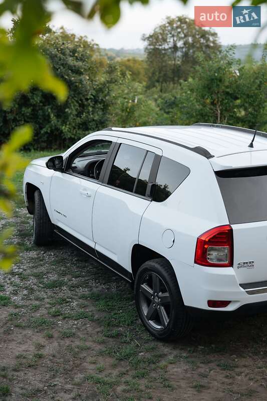 Внедорожник / Кроссовер Jeep Compass 2011 в Черновцах
