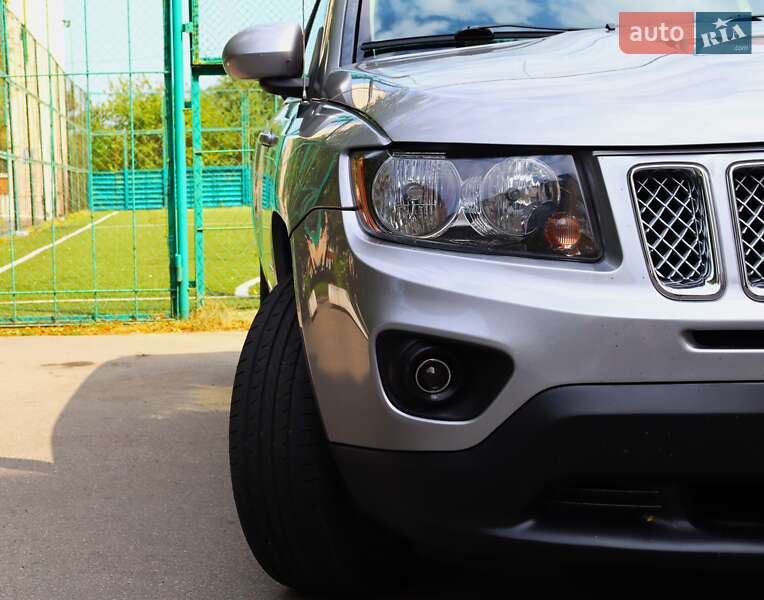 Внедорожник / Кроссовер Jeep Compass 2015 в Лубнах