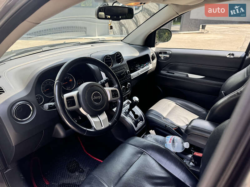 Внедорожник / Кроссовер Jeep Compass 2015 в Светловодске