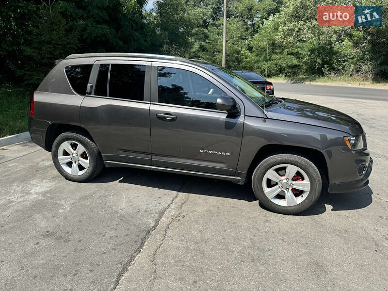 Внедорожник / Кроссовер Jeep Compass 2015 в Светловодске