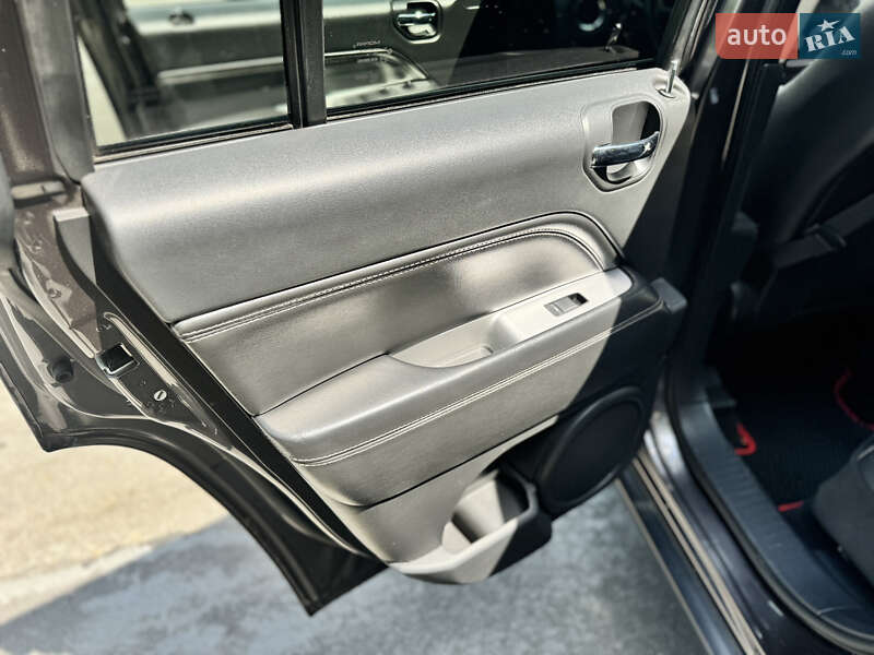 Внедорожник / Кроссовер Jeep Compass 2015 в Светловодске