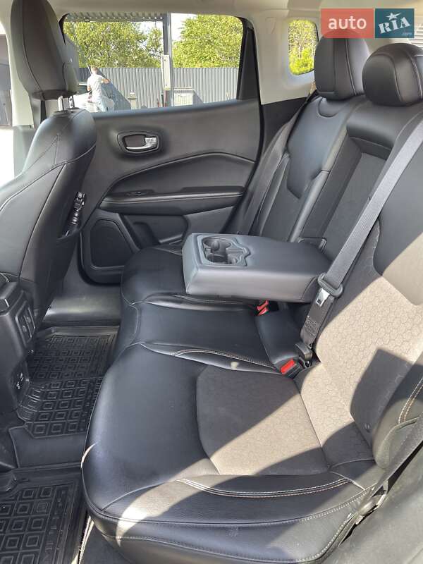 Внедорожник / Кроссовер Jeep Compass 2017 в Запорожье