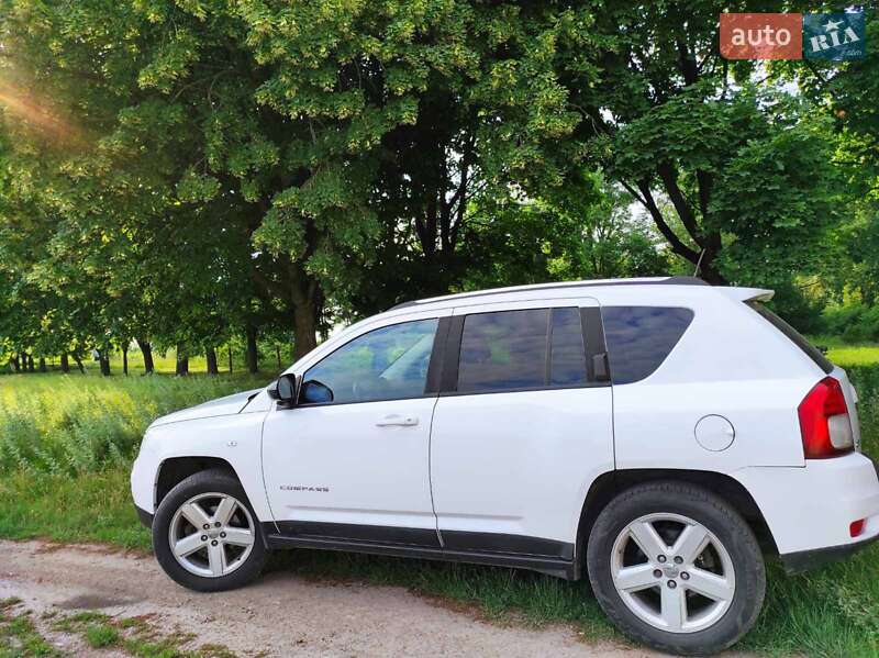 Внедорожник / Кроссовер Jeep Compass 2011 в 