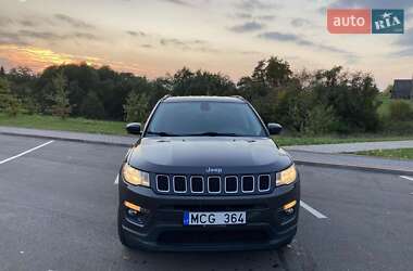 Внедорожник / Кроссовер Jeep Compass 2018 в 