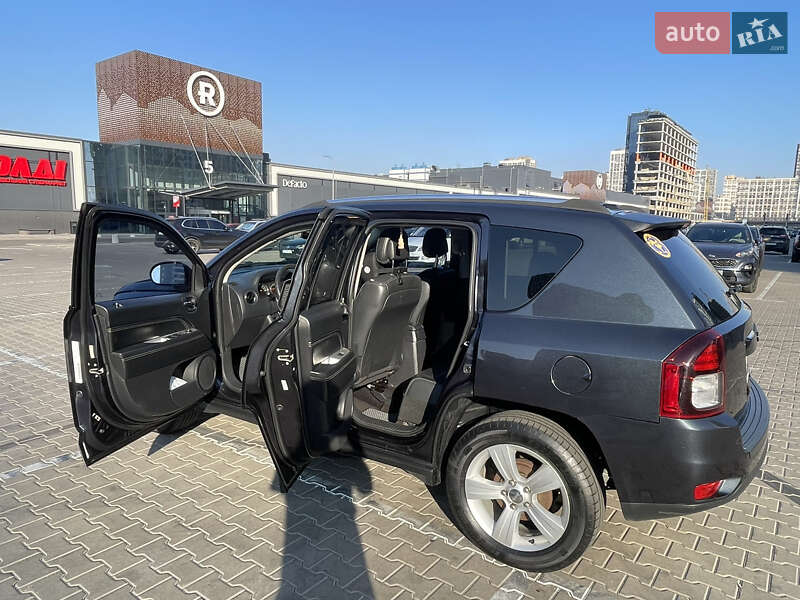 Внедорожник / Кроссовер Jeep Compass 2013 в Вышгороде