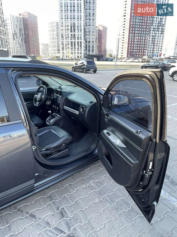 Внедорожник / Кроссовер Jeep Compass 2013 в Вышгороде