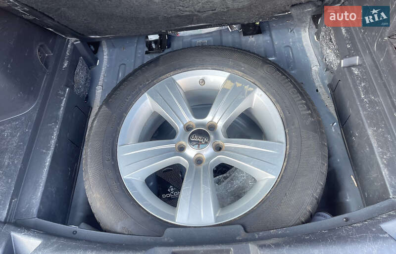 Внедорожник / Кроссовер Jeep Compass 2013 в Вышгороде