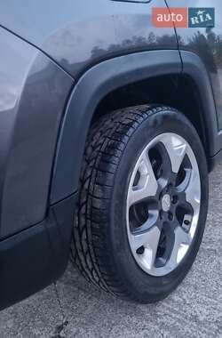 Внедорожник / Кроссовер Jeep Compass 2018 в 