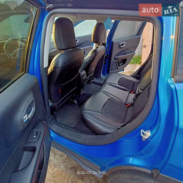 Внедорожник / Кроссовер Jeep Compass 2017 в Киеве